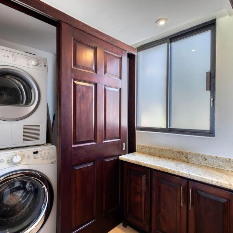 Serene Oceanfront Paradise Condo - Apartment - 5