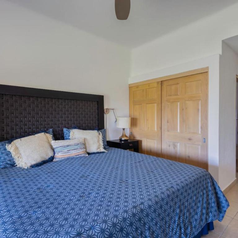 Serene Oceanfront Paradise Condo - Apartment - 6