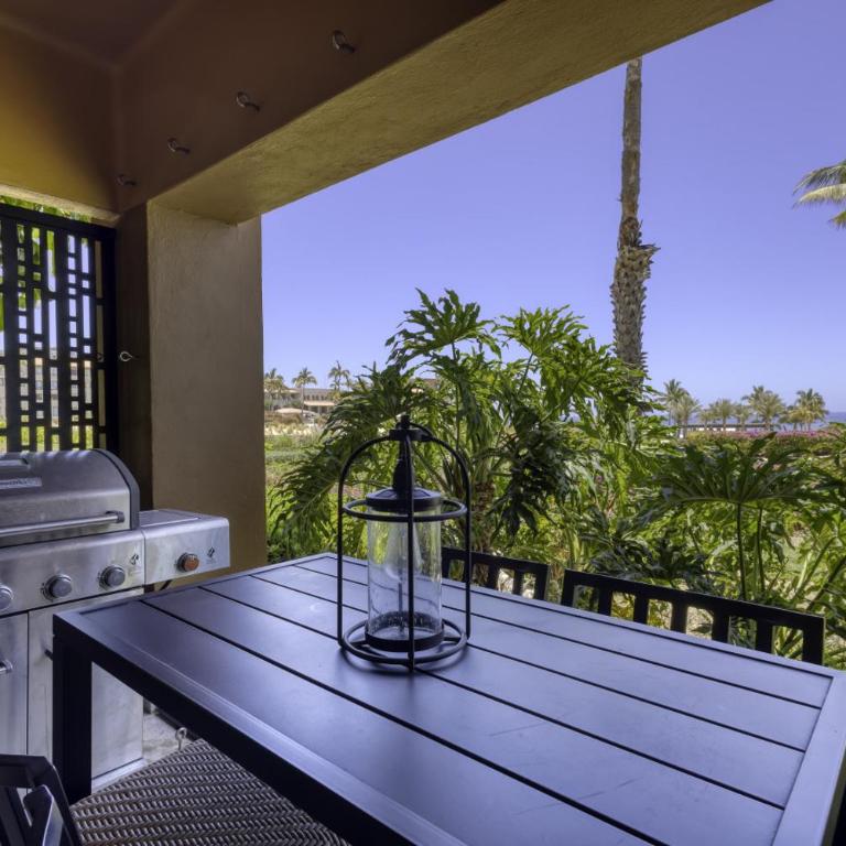 Beautiful Beachfront Condo With Spectacular Views - Apartment - 3