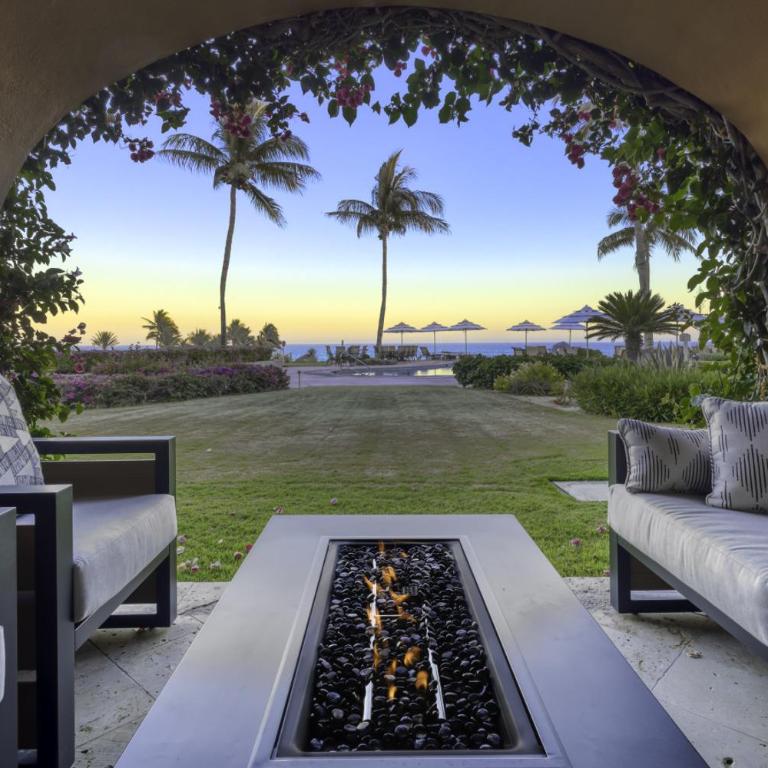 Beautiful Beachfront Condo With Spectacular Views - Apartment - 18