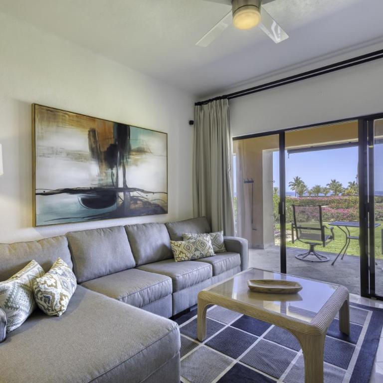 Beautiful Beachfront Condo With Spectacular Views - Apartment - 7