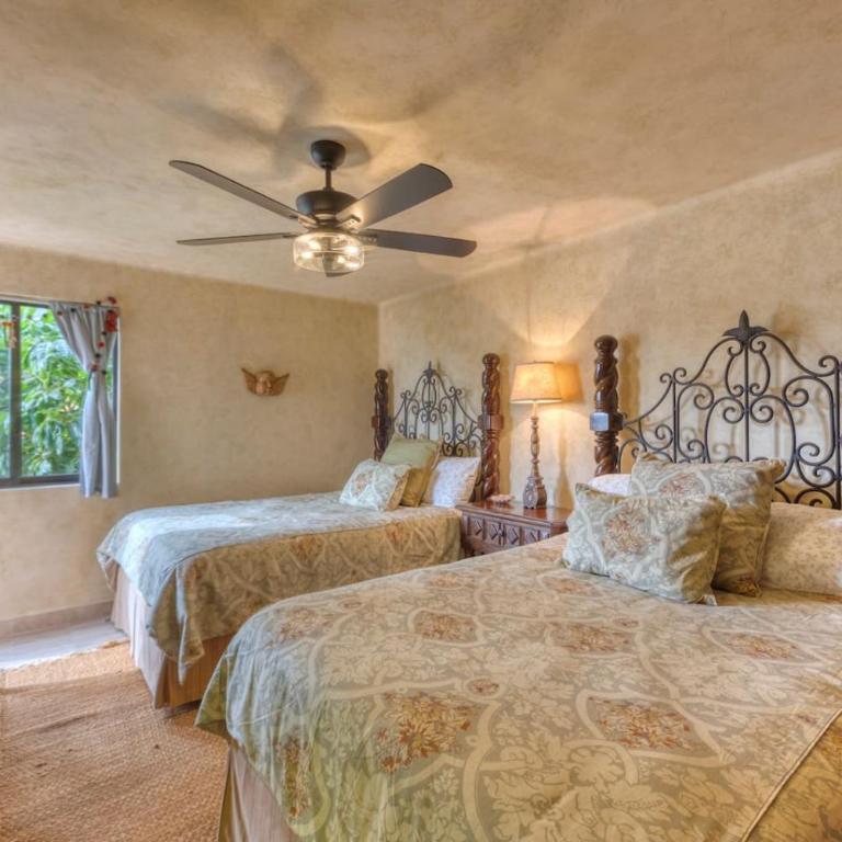 Beachfront Hacienda Style Condo - Apartamento - 11