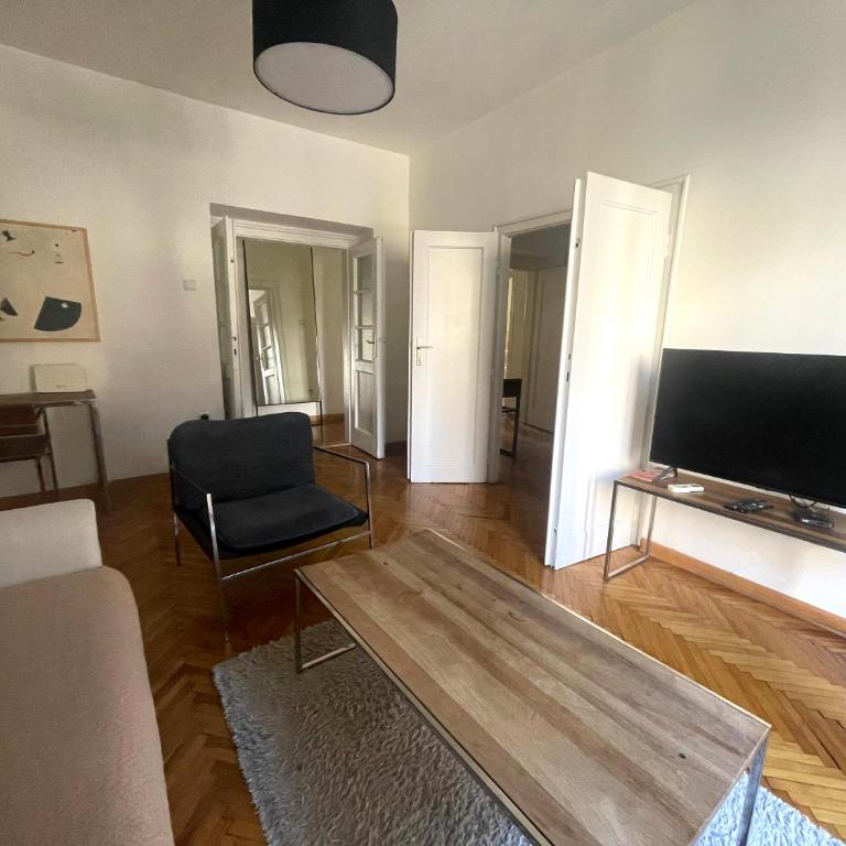 Two Bedroom Apartment with Terace and Parking - Apartman sa 2 Spavaće Sobe - 13