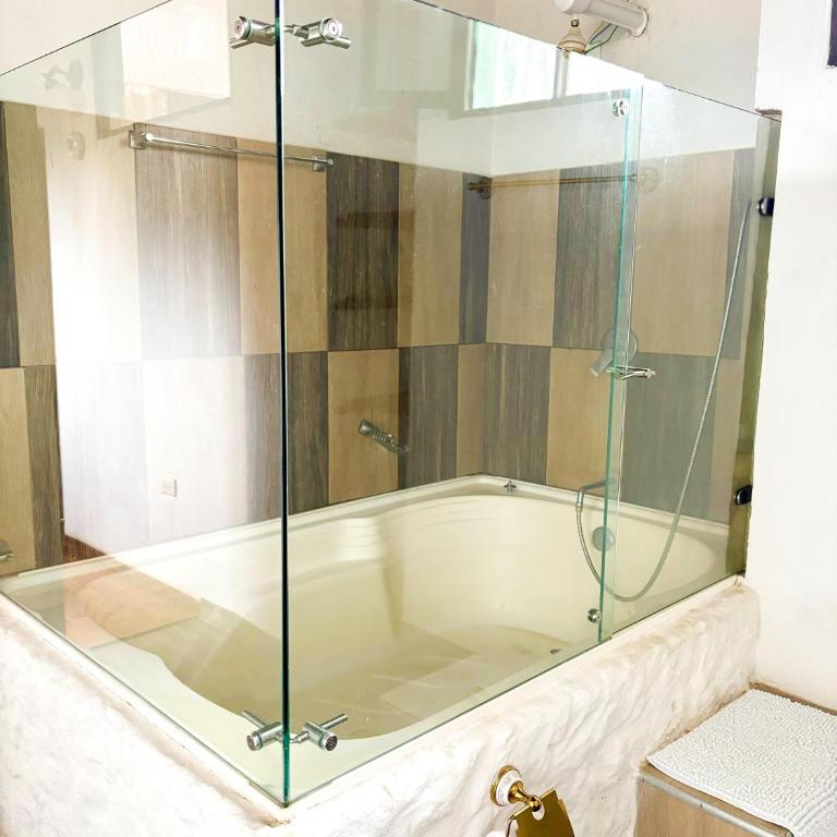 Hospedaje Villa Eucalyptus - Estudio con cama extragrande - 5