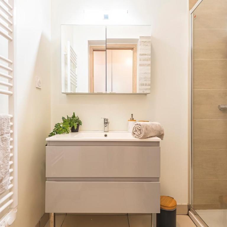 L'Étape 4 - Center - Cathedral - Two-Bedroom Apartment - 20