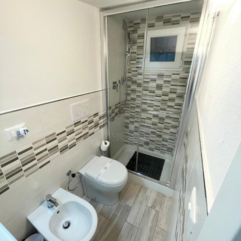 Lovely apartment near the beach - Two-Bedroom Apartment - 31