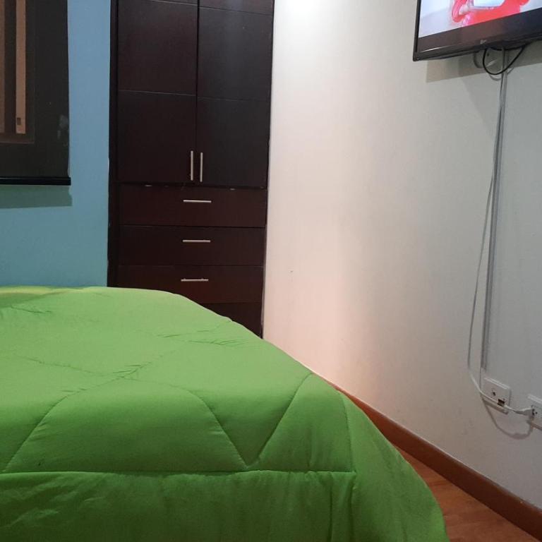 Hotel Roma Bogota , Corferias , Cerca Embajada Americana , Universidad Nacional , G 12 ,Movistar Arena Agora Habitaciones y Apartaestudios muy bien ubicado a 30 minutos del Aeropuerto - Habitación Triple Básica - 5