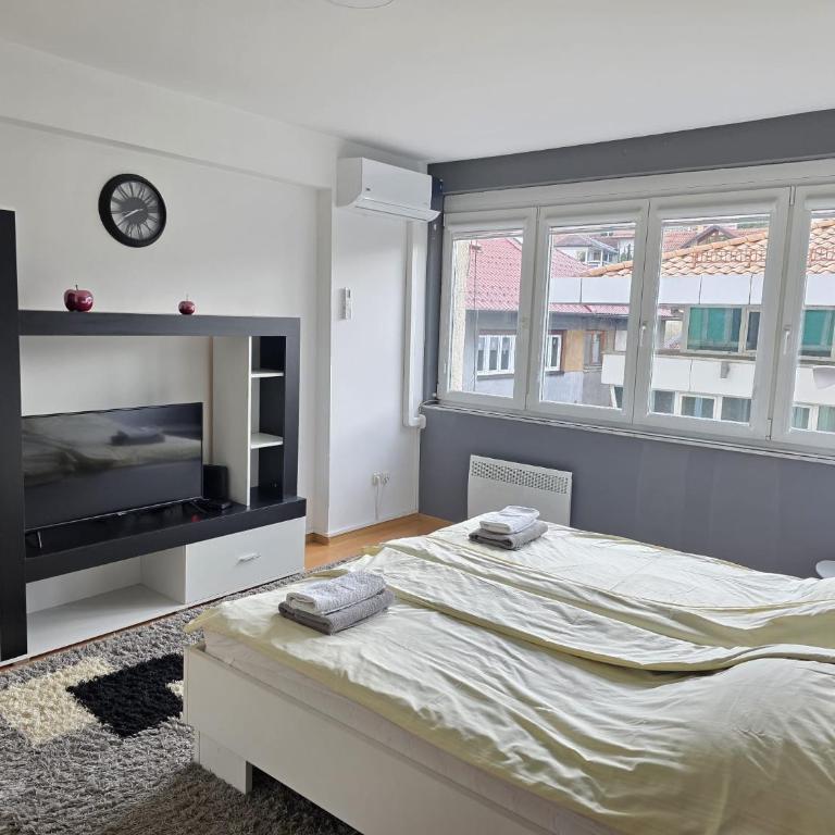 The Cozy Corner - One-Bedroom Apartment - 3