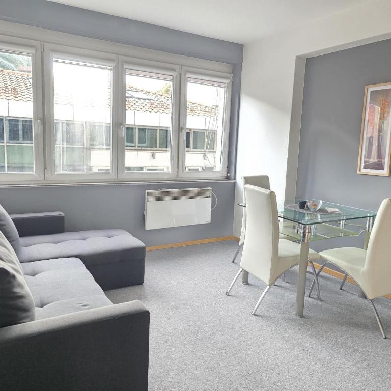 The Cozy Corner - One-Bedroom Apartment - 11