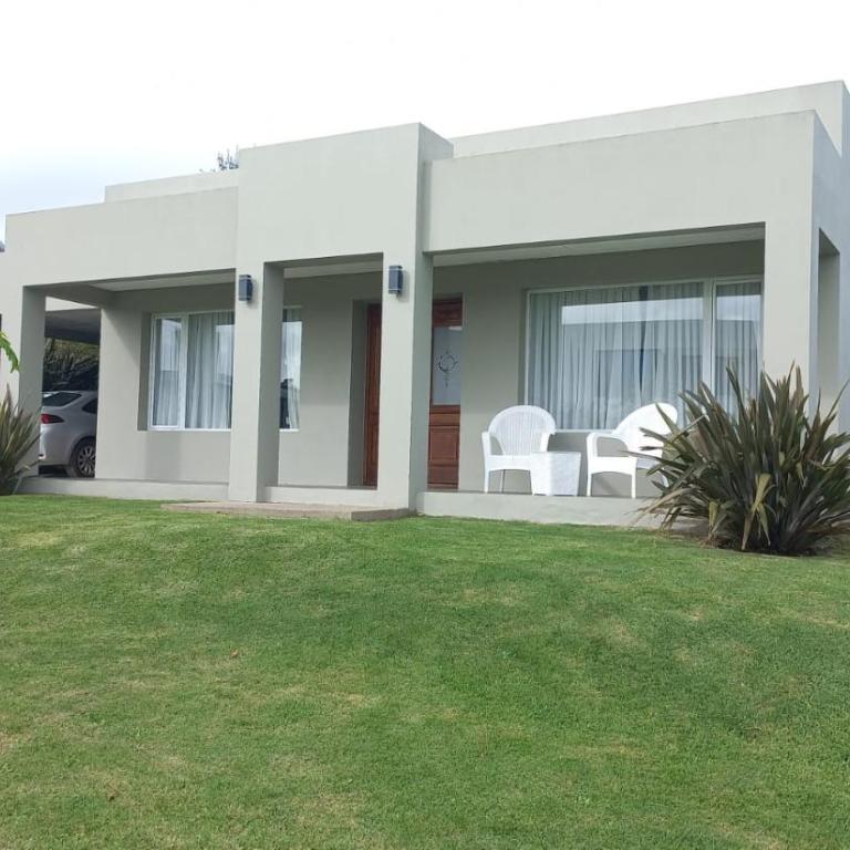 Atardecer de San Benito - Three-Bedroom House - 2