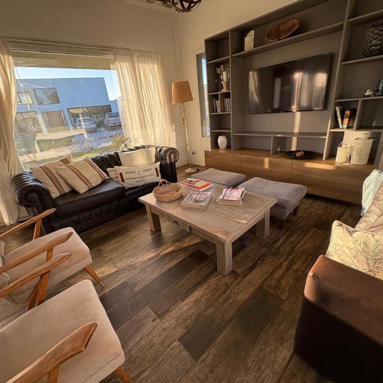 Atardecer de San Benito - Three-Bedroom House - 8