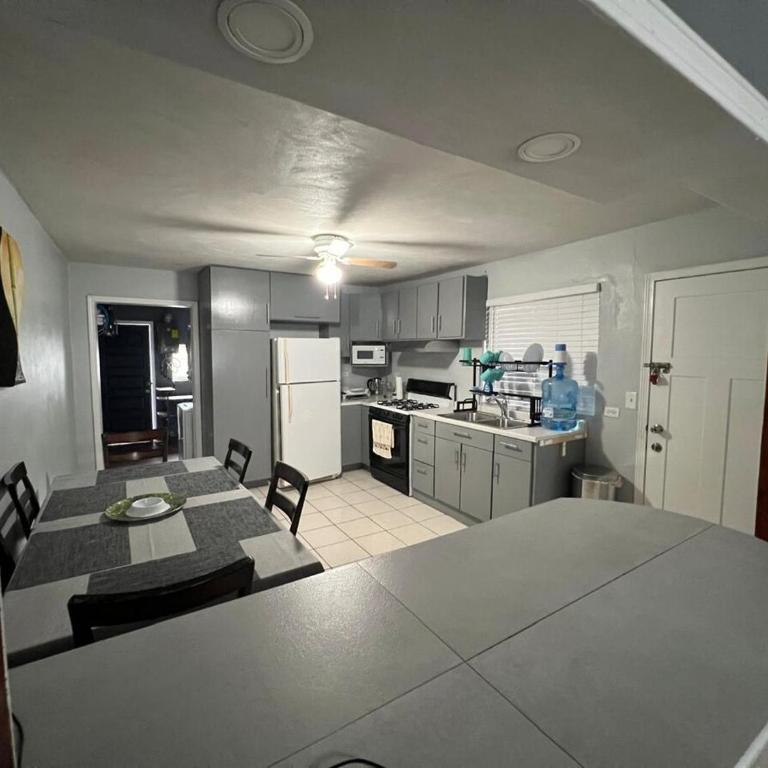 Tijuana Stay 1832 - Two-Bedroom House - 19