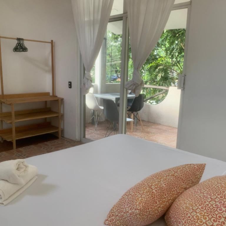 Casa del Alma - Habitación con cama extragrande y balcón - 1