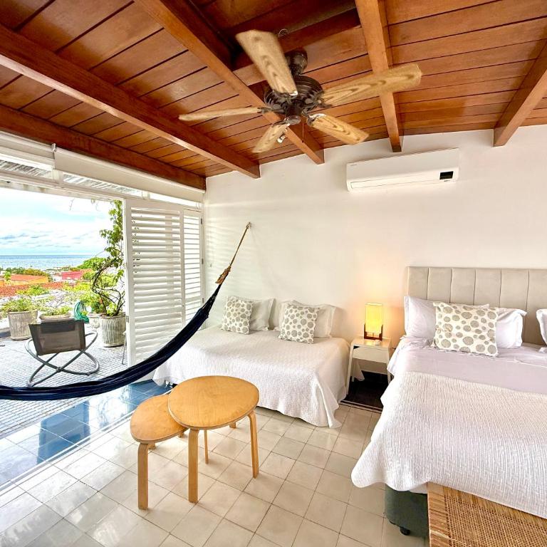 by Calamari Homes-Plaza Bolivar Penthouse Sea view - Two-Bedroom Apartment - 6