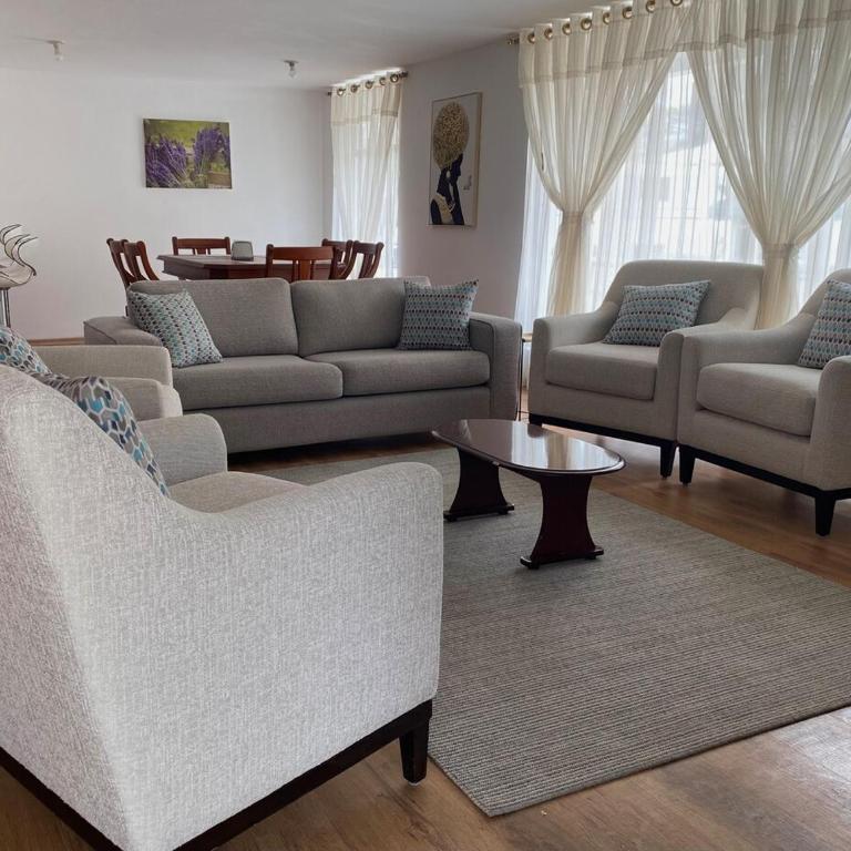 Departamento 4 Dormitorios, 6 Camas, 9 Personas, con 2 Balcones, Wifi y 1 Parqueadero Gratis - Apartment - 1