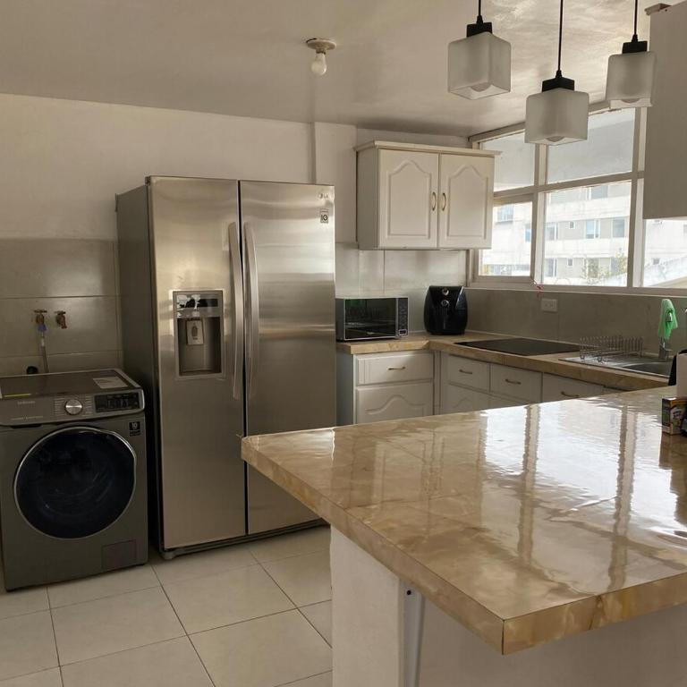 Departamento 4 Dormitorios, 6 Camas, 9 Personas, con 2 Balcones, Wifi y 1 Parqueadero Gratis - Apartment - 14