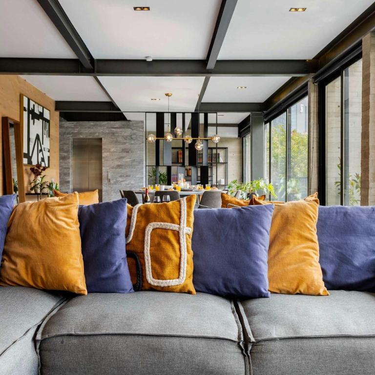 Capitalia Luxe 3BR w balcony Near to Masaryk - Apartamento - 2