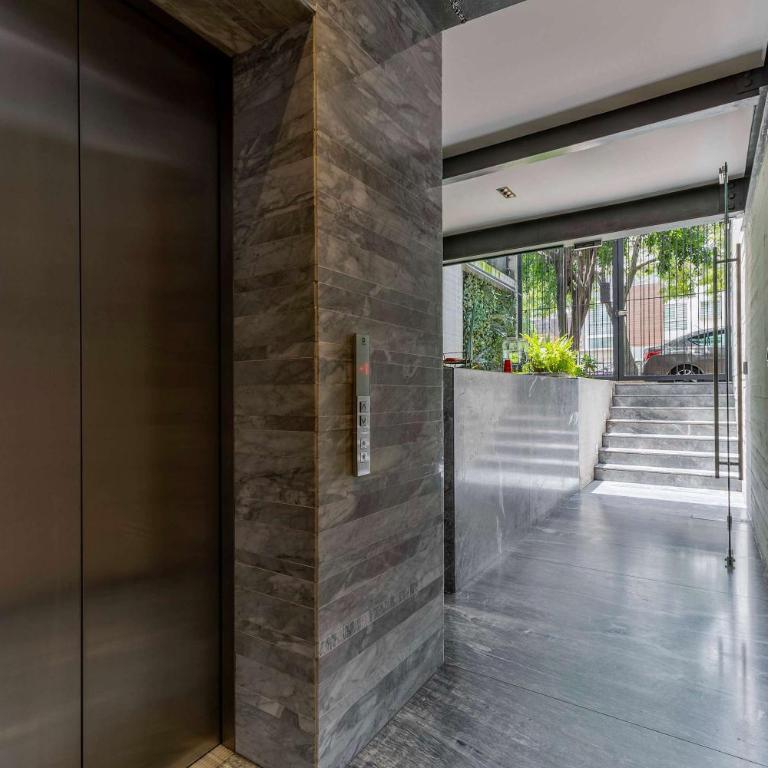 Capitalia Luxe 3BR w balcony Near to Masaryk - Apartamento - 55