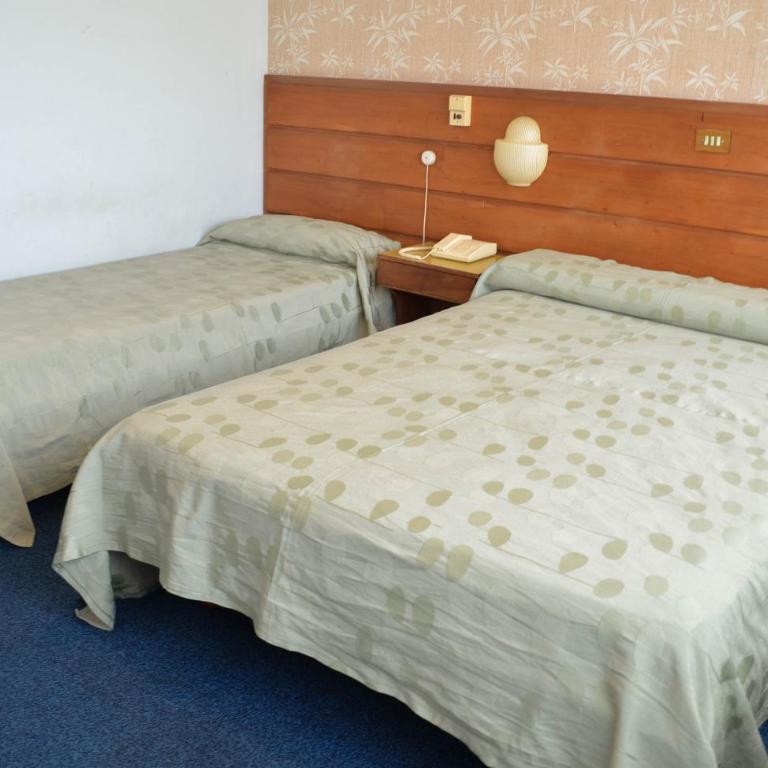 Hotel El Velero - Triple Room - 1