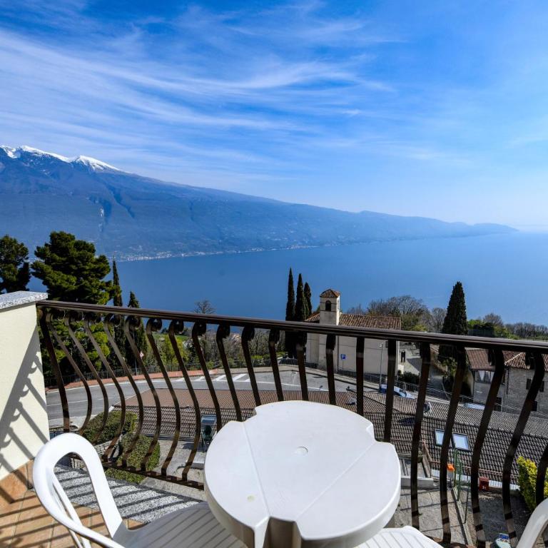 Hotel Bellavista - Camera Familiare con Vista Lago - 4