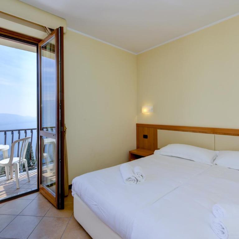 Hotel Bellavista - Camera Familiare con Vista Lago - 9