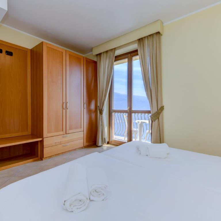 Hotel Bellavista - Camera Familiare con Vista Lago - 14