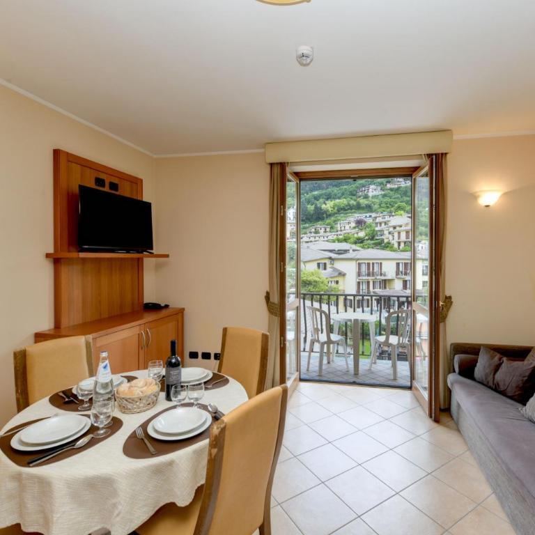 Hotel Bellavista - Camera Familiare con Vista Montagna - 7