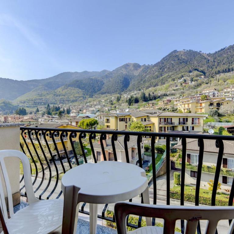 Hotel Bellavista - Camera Familiare con Vista Montagna - 10