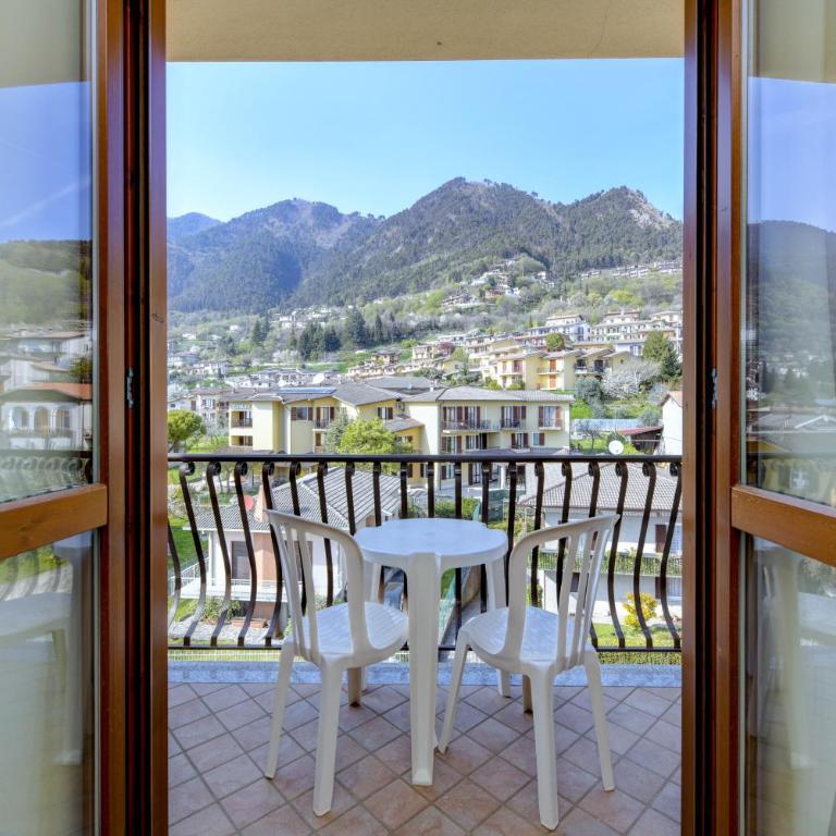 Hotel Bellavista - Camera Familiare con Vista Montagna - 15