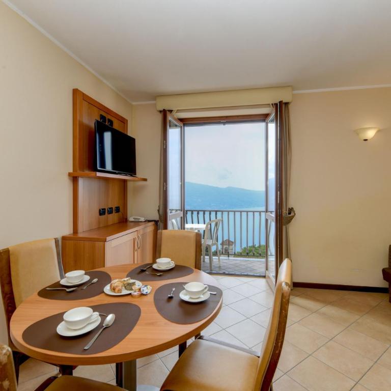 Hotel Bellavista - Camera Familiare con Vista Lago - 15