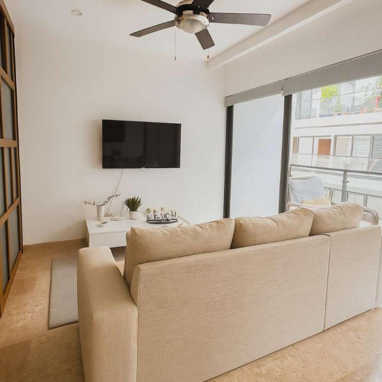 Modern King Suite 4 Pools & Prime Spot - Apartment - 12