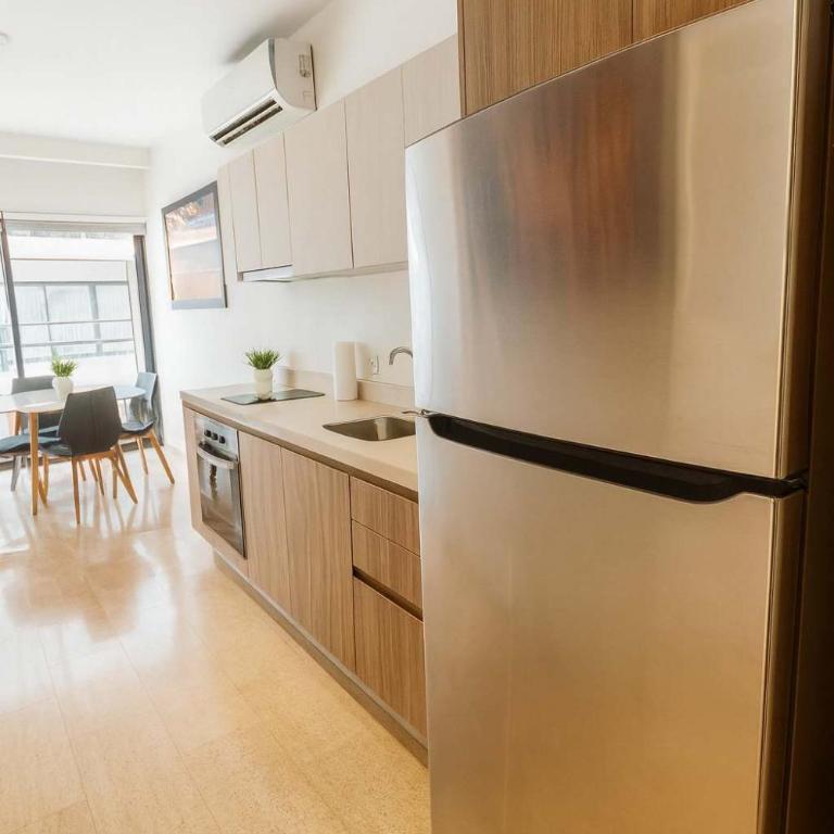 Modern King Suite 4 Pools & Prime Spot - Apartment - 16