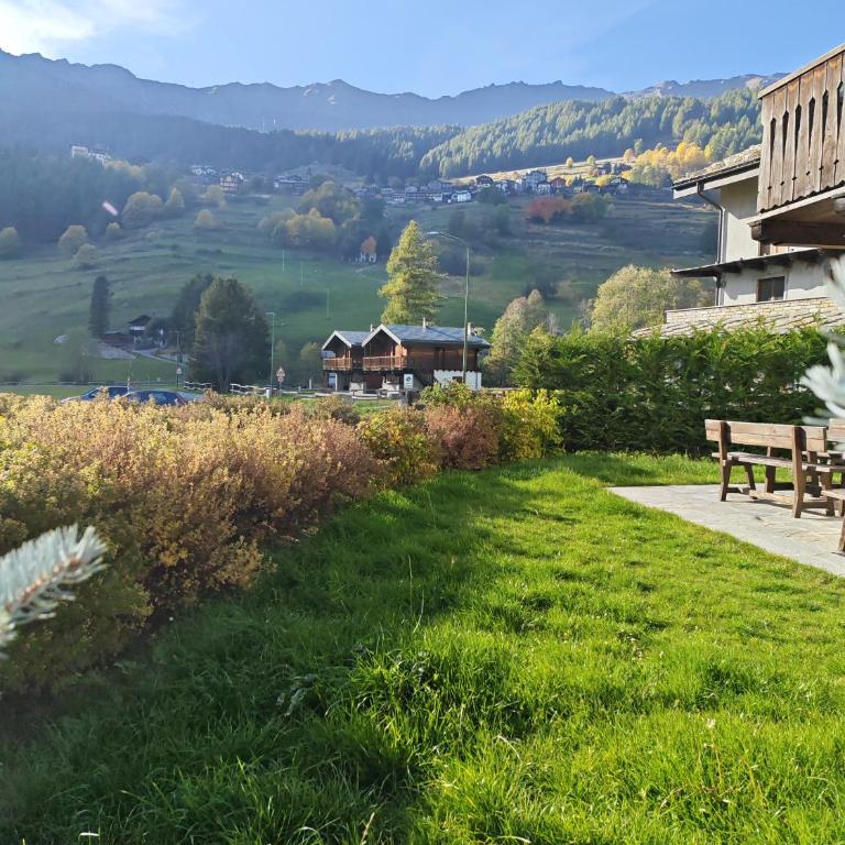 Petit Royal - Maisons de Charme Valle d'Aosta - Appartamento per 6 persone - con Balcone, Giardino e Soppalco - Appartamento con 2 Camere da Letto - 45