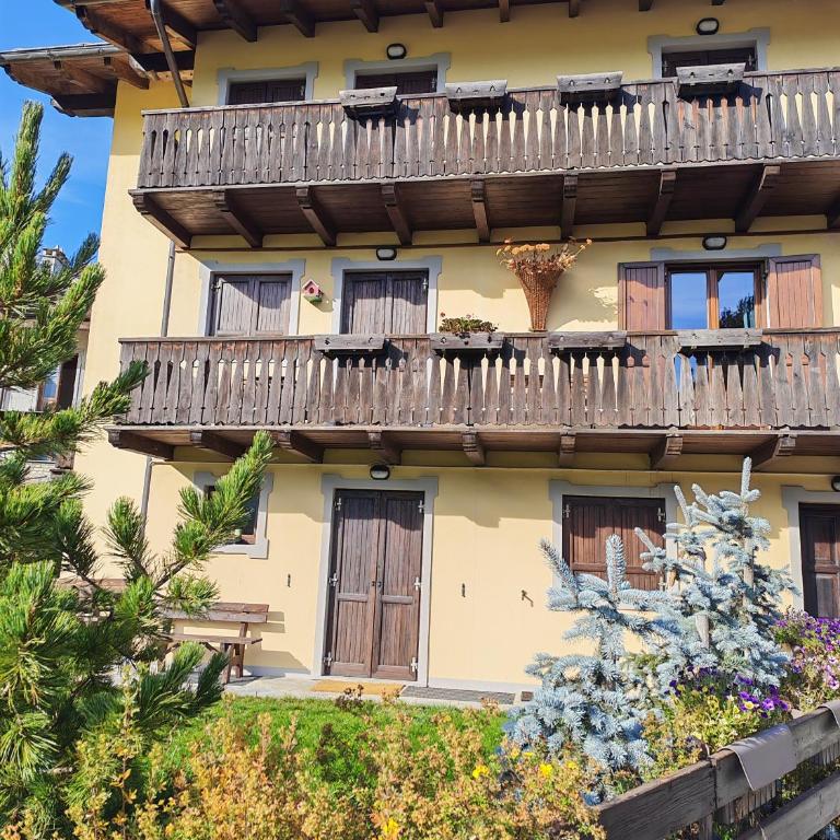 Petit Royal - Maisons de Charme Valle d'Aosta - Appartamento per 6 persone - con Balcone, Giardino e Soppalco - Appartamento con 2 Camere da Letto - 51