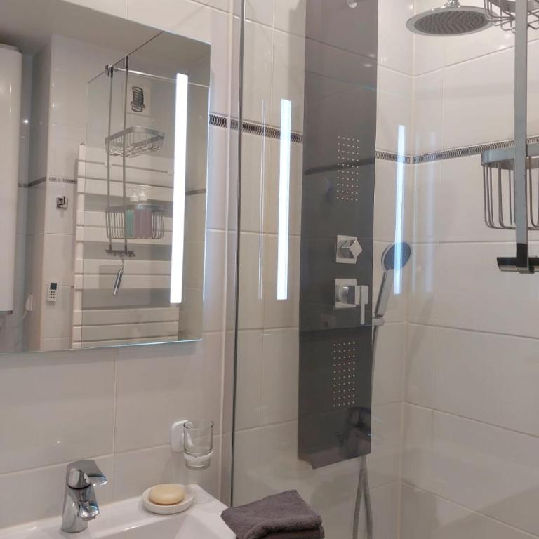 Cosy appartement dans une villa avec piscine, proche du centre et de la mer - Apartamento de 1 dormitorio - 13