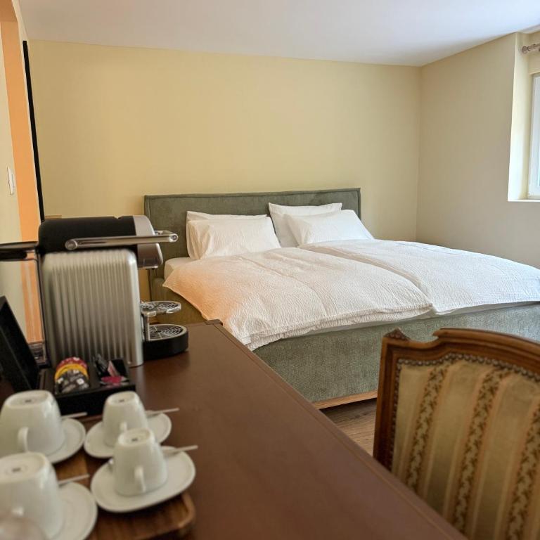 La Rôtisserie du Bois Noir - Standard Zimmer mit Kingsize-Bett - 1