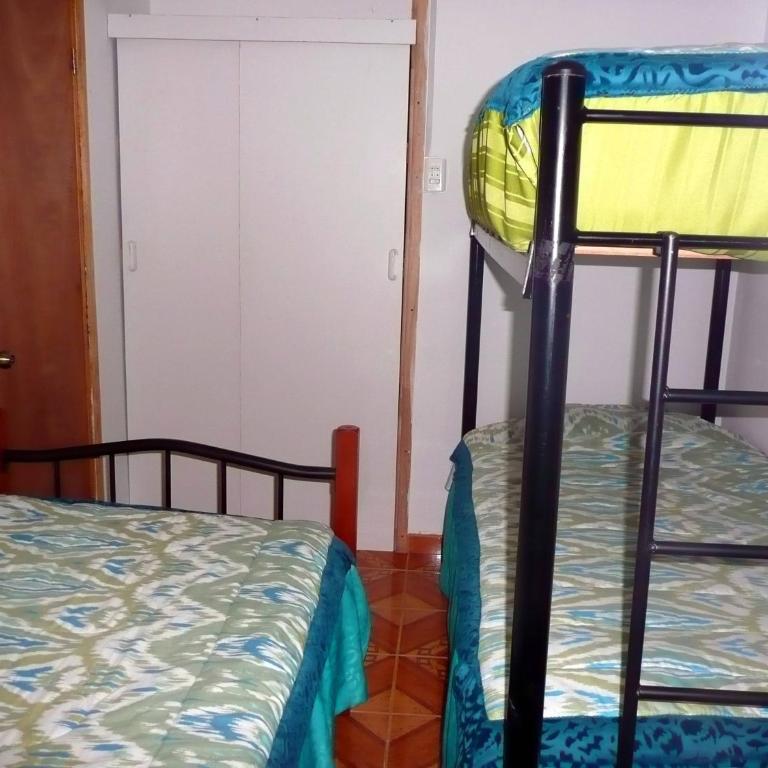 Hospedaje Glamour - Cama en habitación compartida de 3 camas - 5