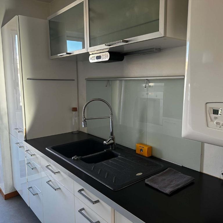 Appartement T3 a 500 m de la plage et des commerces - Appartement - 12