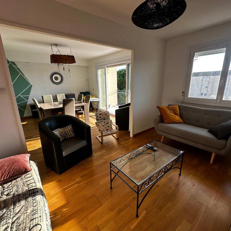 Appartement T3 a 500 m de la plage et des commerces - Appartement - 15
