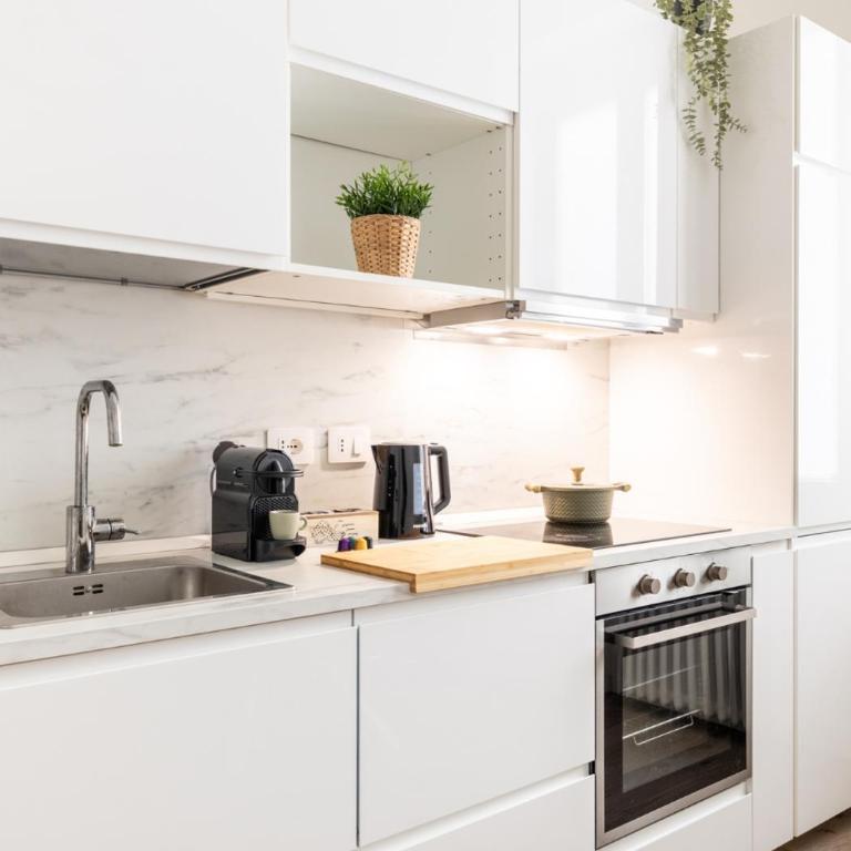 DUOMO-CENTRALE - Suite Moderna, M1 e M3 a 250m - Appartamento con 1 Camera da Letto e Balcone - 11