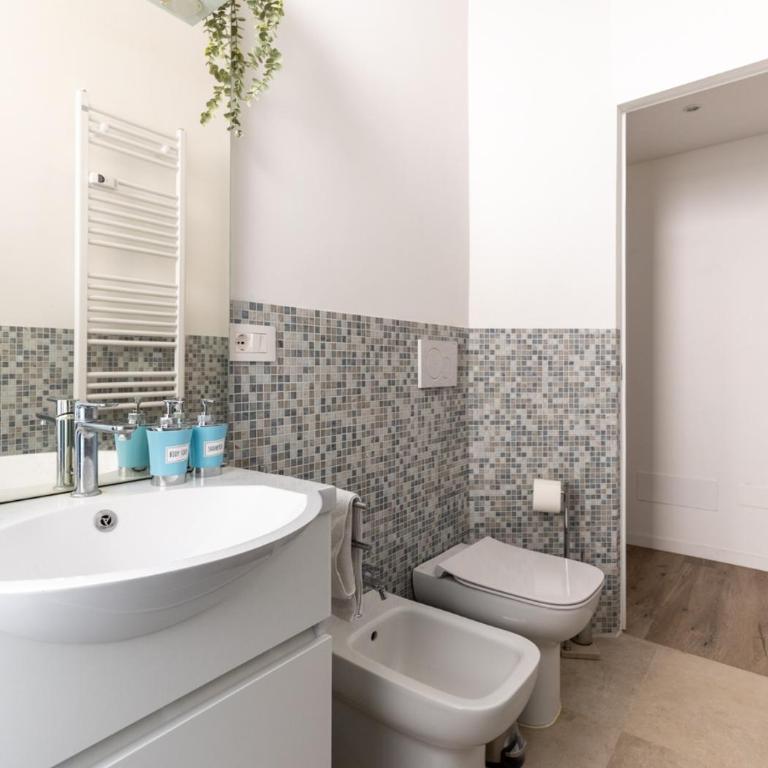 DUOMO-CENTRALE - Suite Moderna, M1 e M3 a 250m - Appartamento con 1 Camera da Letto e Balcone - 20