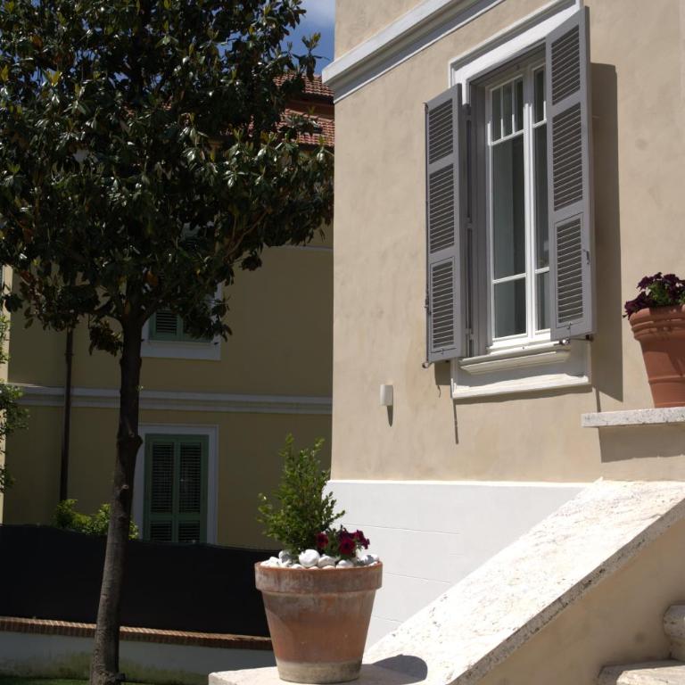 VILLA LINA - sky earth liberty villa - 5 min from tube - Villa - 12
