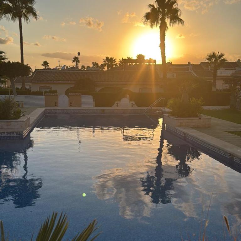 Luxury Holiday Townhouse with Pool II Casa Macarena 02 - Haus mit 2 Schlafzimmern - 35