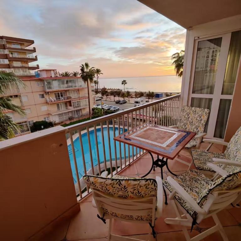 3 Bedroom Apartment by the Beach Line, Porlamar - Apartamento de 3 dormitorios - 1