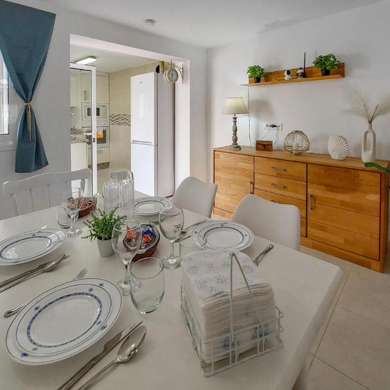 Beautiful Home In Fuengirola With Wifi - Casa de vacaciones de 2 dormitorios - 5