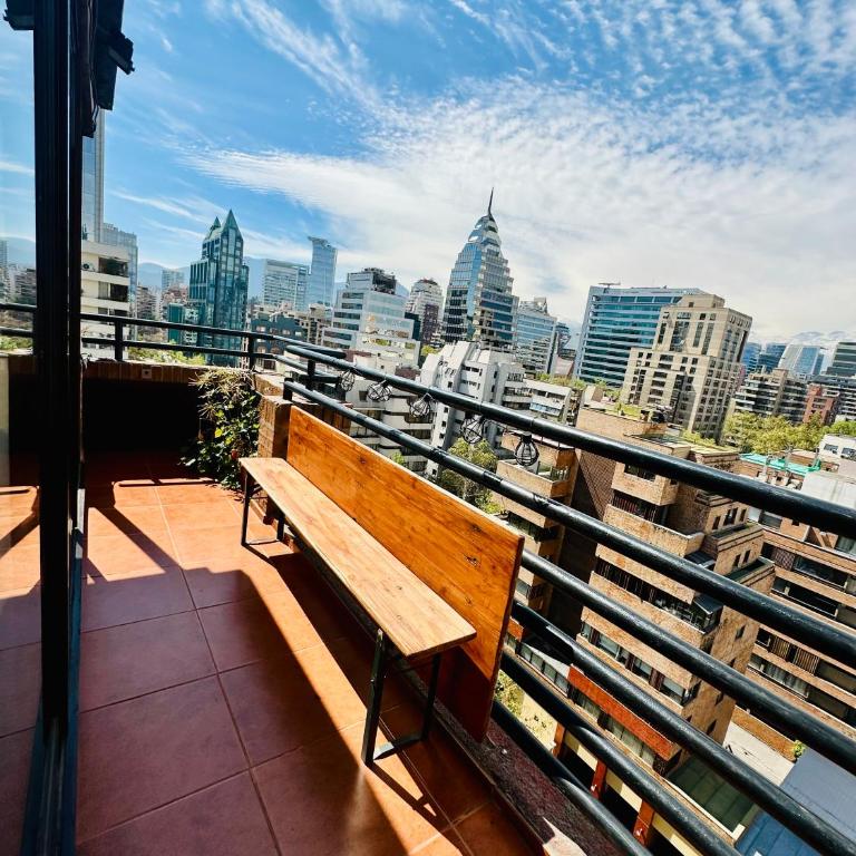 Excellent location and views Spacious 1 bedroom apartment with a sofa bed just steps from Costanera Center it features air conditioning and Wi-Fi and is situated between the El Golf and Tobalaba metro stations Free parking included - One-Bedroom Apartment - 22