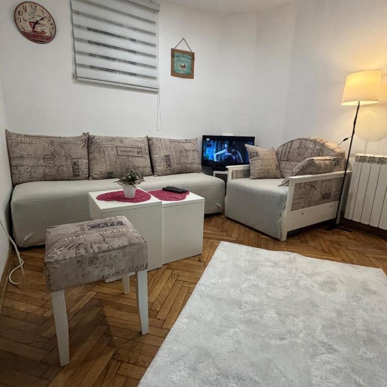 Bohemian Rhapsody low ground studio - One-Bedroom Apartment - 2