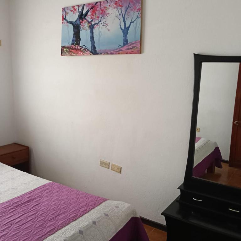 Hospedaje Muiscas - Habitación Doble con baño compartido - 1