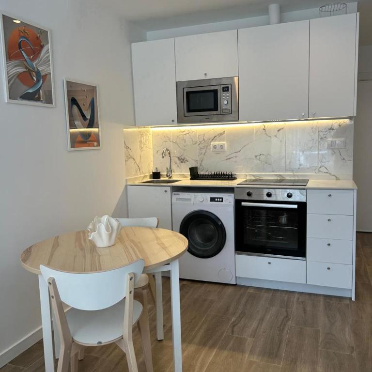 Sunny Studio Torremolinos - Apartamento de 1 dormitorio - 4