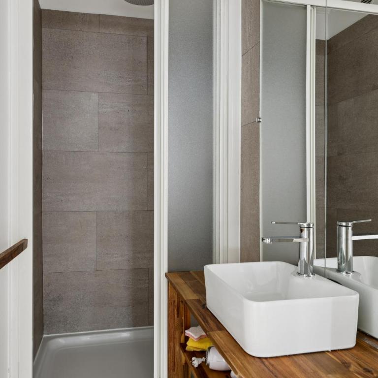 Charming Paris Apt, Metro 4 & RER B, 6 guests, CDG Access, 1-2 Rooms - Appartement 2 Chambres - 11